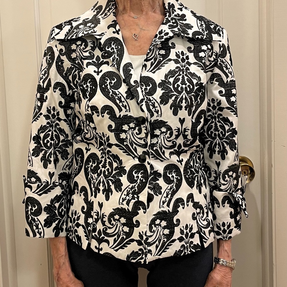 Women’s patterned jacket
